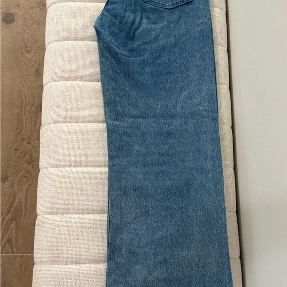 Classic Levi’s Light Blue Straight-Leg Jeans - Picture 5 of 5